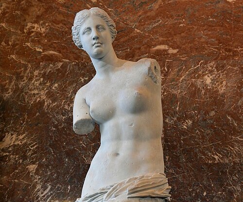 Front_views_of_the_Venus_de_Milo